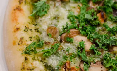 pizza au pesto, champignon et chou