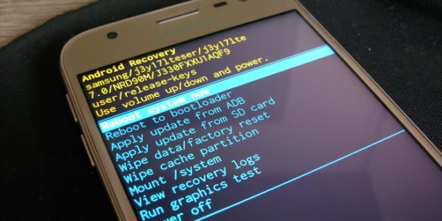 Perbedaan Fastboot ROM dan Recovery ROM di Android kali ini kita ingin bahas perbedaan fastboot ROM dan recovery ROM di Android ?