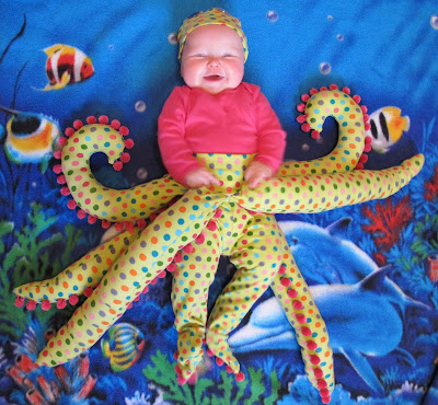 Octopus Costume for Infants || bonnieprojects.blogspot.com