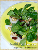 Insalata in agrodolce di soncino, pere, uvetta e noci