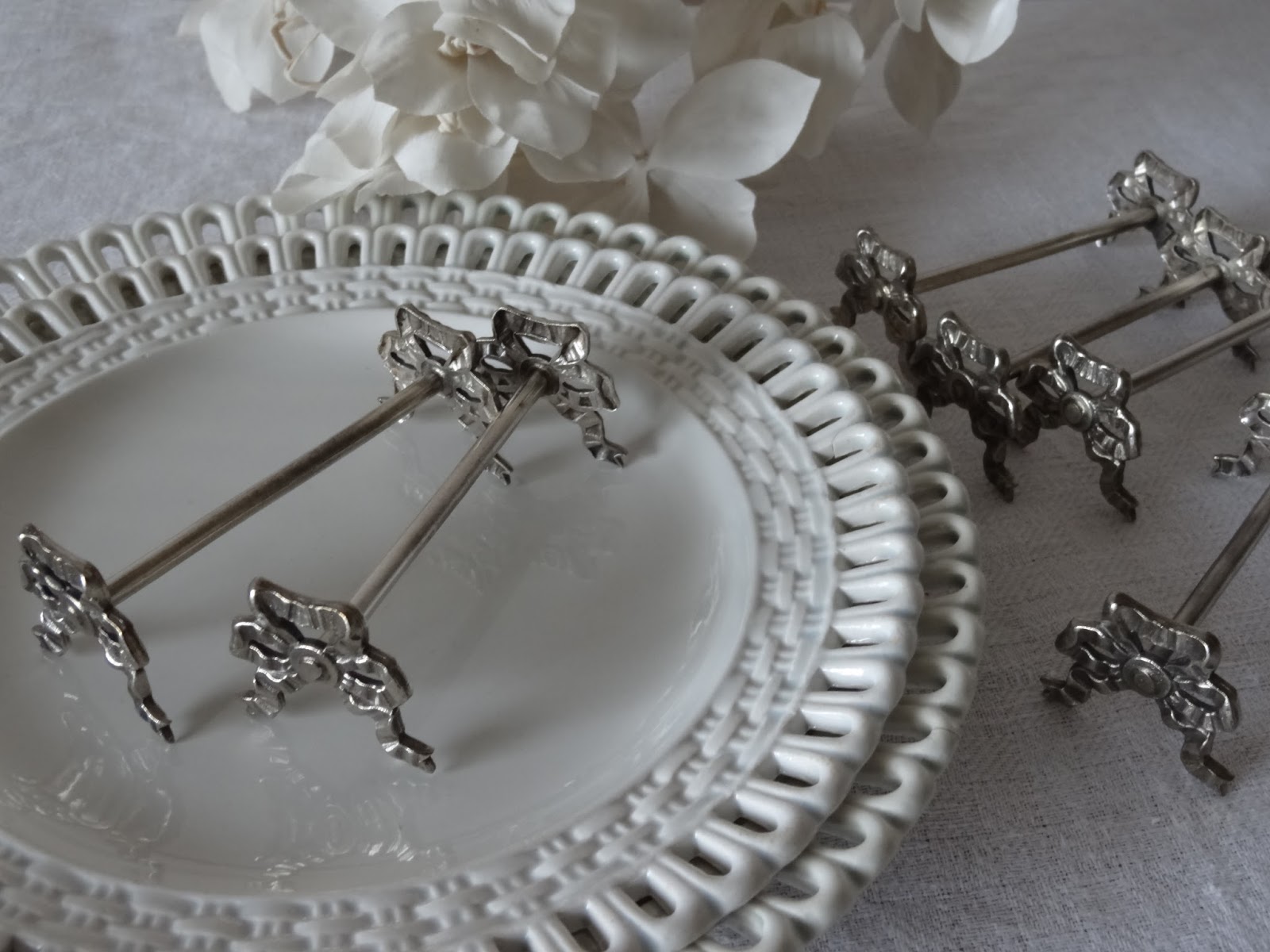 【MiMi】カトラリー２セットフランスアンティーク✨️可愛いリボンモチーフ MiMi様専用】カトラリー2セットフランスアンティーク✨️可愛いリボン