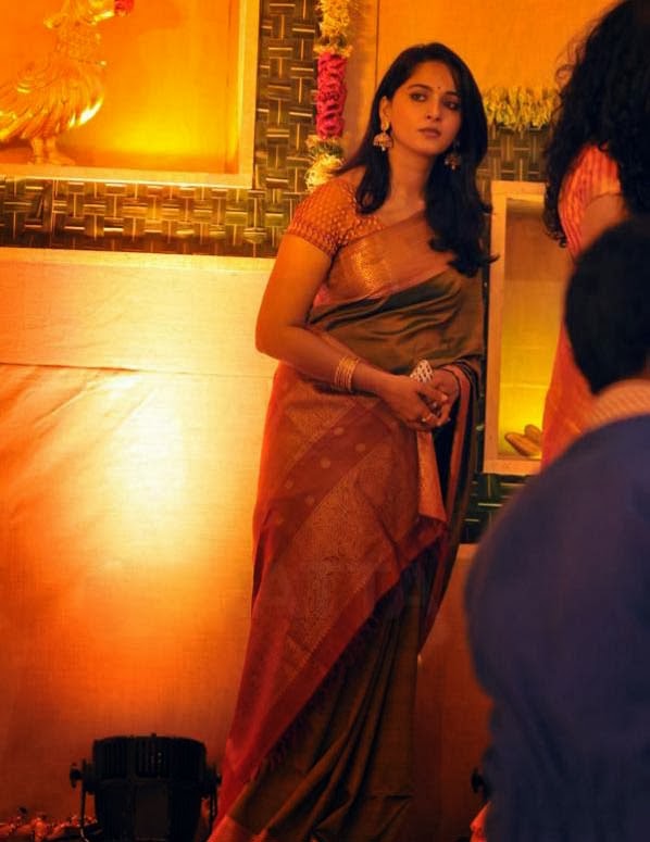 Anushka Shetty Sex With Director 96
