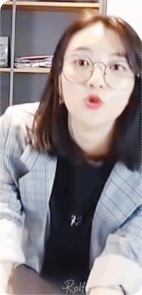 커리어 우먼느낌이 나는 비니.gif