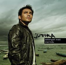Lirik Lagu Setengah Mati Merindu - Judika dari album single terbaru, download album dan video mp3 terbaru 2018 gratis