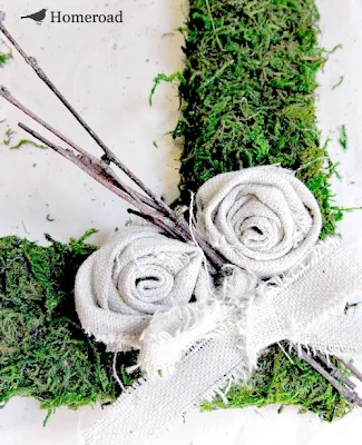 DIY Square Moss Wreath. Homeroad.net