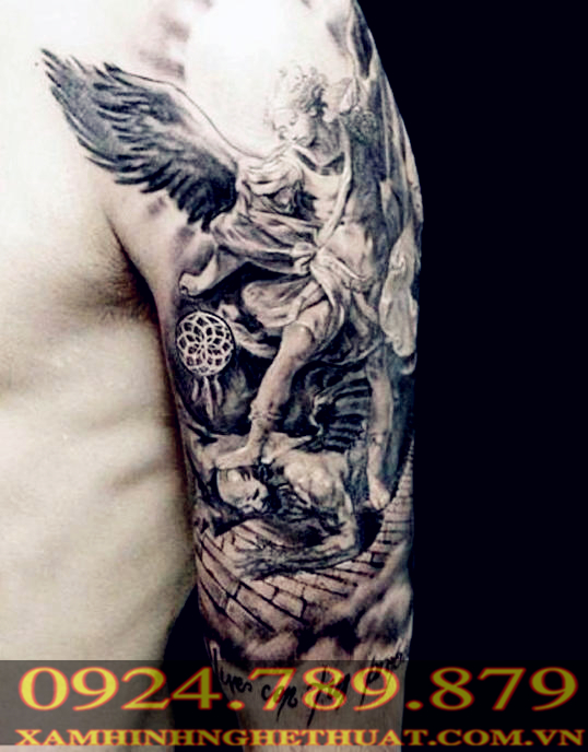 hình xăm một nửa tay cho nam