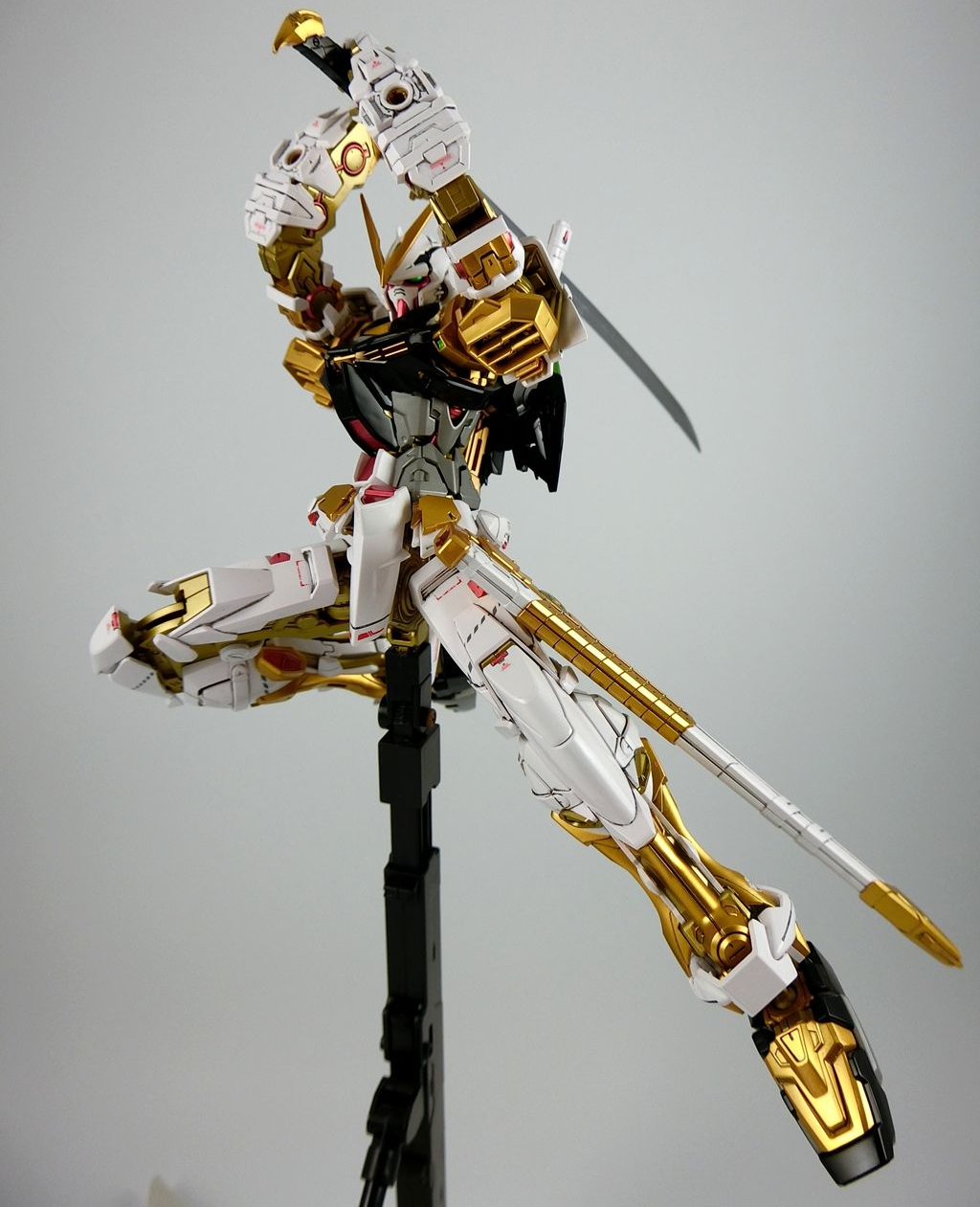 GUNDAM GUY MG 1/100 Gold Frame Astray Painted Build