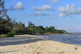 pantai nyiur melambai lalang belitung timur