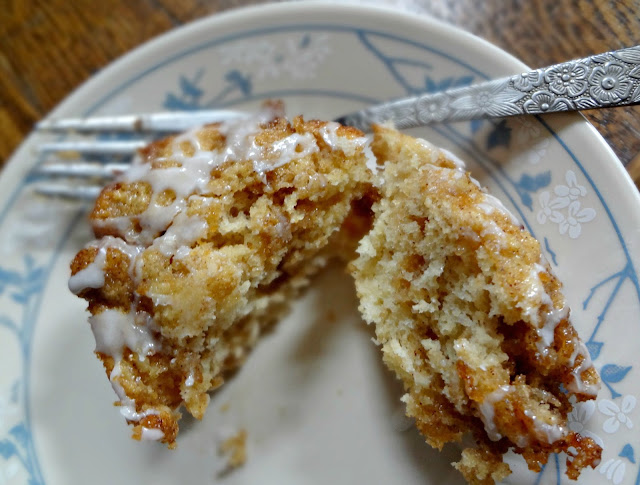 Easy Cinnamon Roll Muffins Easy Cinnamon Roll Muffins