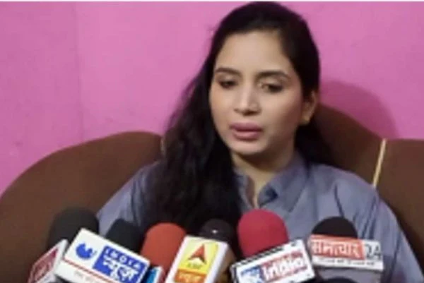 National, New Delhi, News, Politics, BJP, Actress, Bollywood, Facebook, Party, Bollywood actress quits BJP, accuses saffron party of protecting rapists