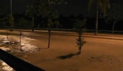 Gambar banjir lumpur menyerang Balai Polis Putra Height, Subang Jaya
