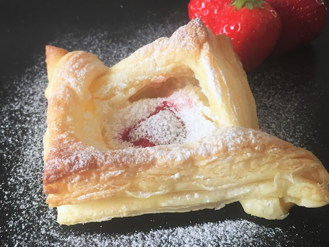 Foietaj Cu Crema De Branza Si Capsuni