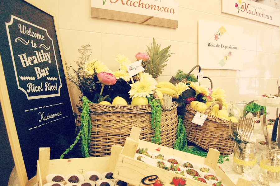 evento, pop up, kachonwaa, felipeando, zaragoza, frutas, chocolate, cobertura, fresas, limonada, canotiers, photocall, catering, el balcon de alicia, decoración,