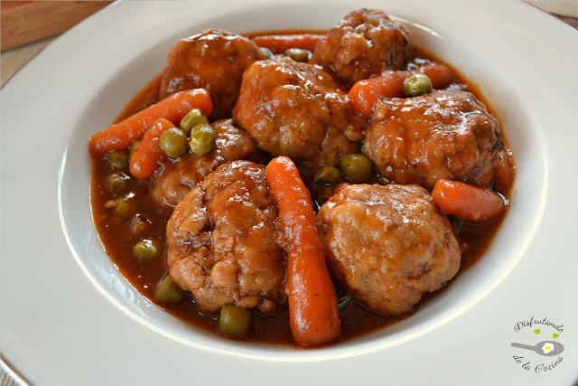 ALBÓNDIGAS DE MI MADRE o ALBÓNDIGAS A LA JARDINERA ALBÓNDIGAS DE MI MADRE o ALBÓNDIGAS A LA JARDINERA