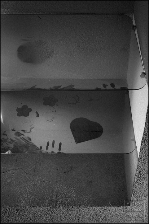 Caja con forma de Corazón fotografía, corazón, polvo, estantería, Límites, serie, arte