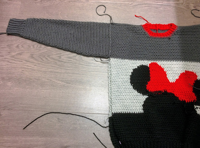 Minnie Mouse Sweater FREE Crochet Pattern