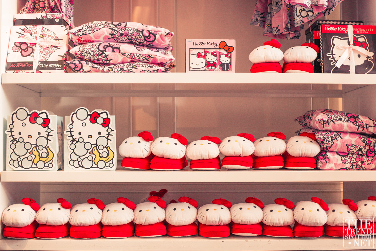 Gling Gling: Hello Kitty & Peter Alexander
