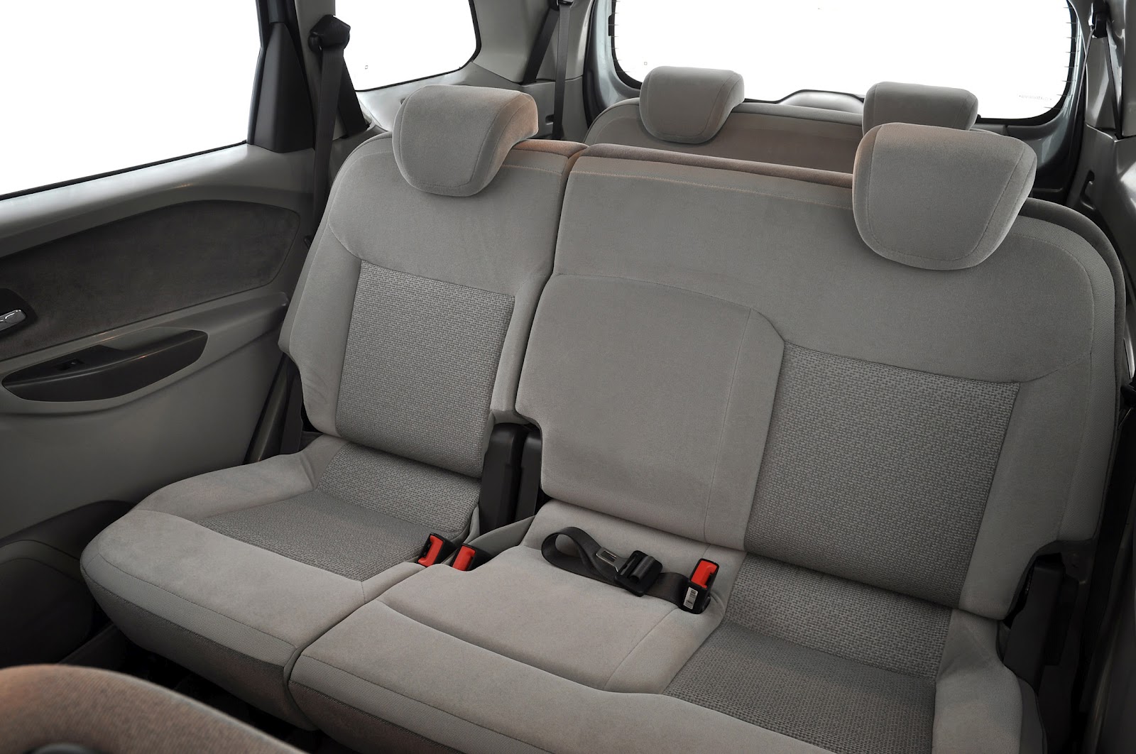 RACIONAUTO CHEVROLET SPIN x NISSAN GRAND LIVINA x JAC J6 DIAMOND