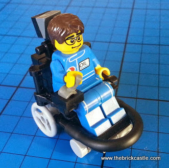 How to make a LEGO Electric Wheelchair Footballer