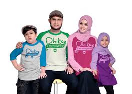 Baju Kaos Muslim Sarimbit Keluarga Modern Baju Muslim Sarimbit Keluarga Modern