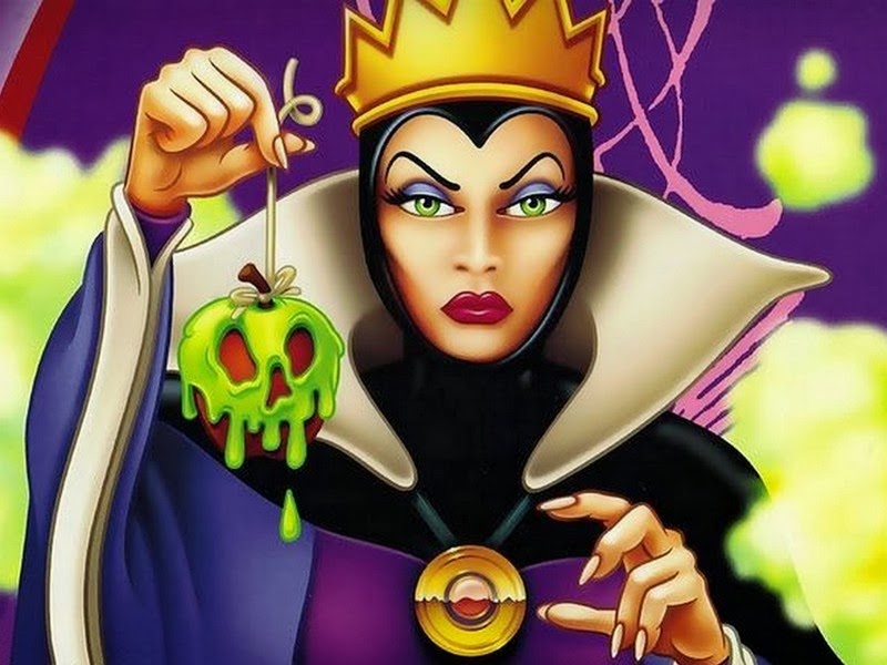 Regina Cattiva Specchio, specchio delle mie brame, chi è la più bella del reame? Regina Cattiva Specchio, specchio delle mie brame, chi è la più bella del reame?