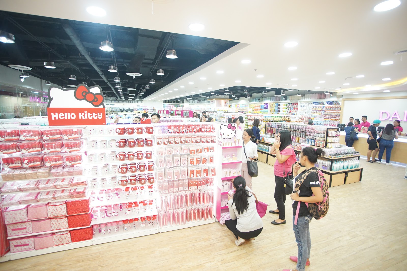 Manila Shopper Daiso Japan's Pink Flagship Store at Robinsons Galleria