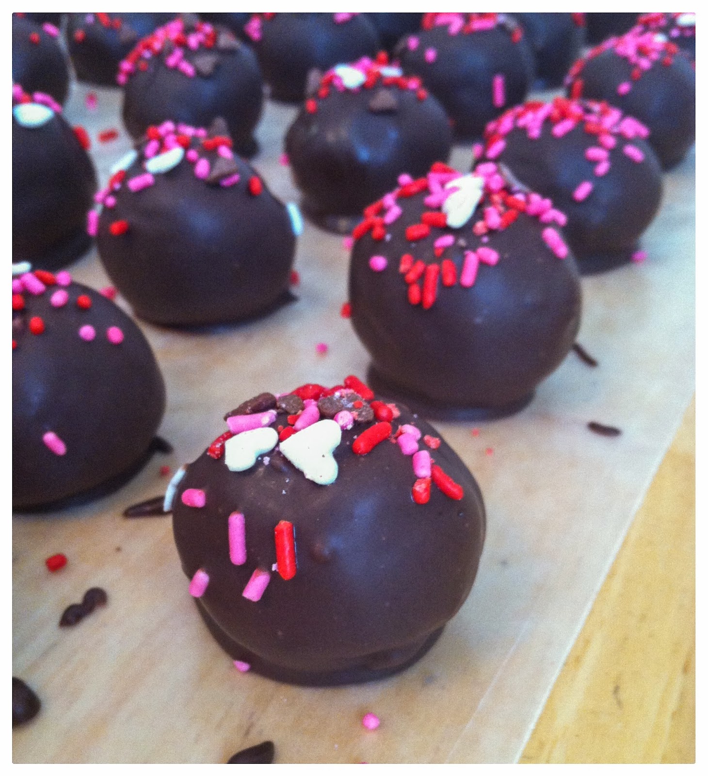 Courting Contentment: Chocolate Covered Strawberry Cake Balls
