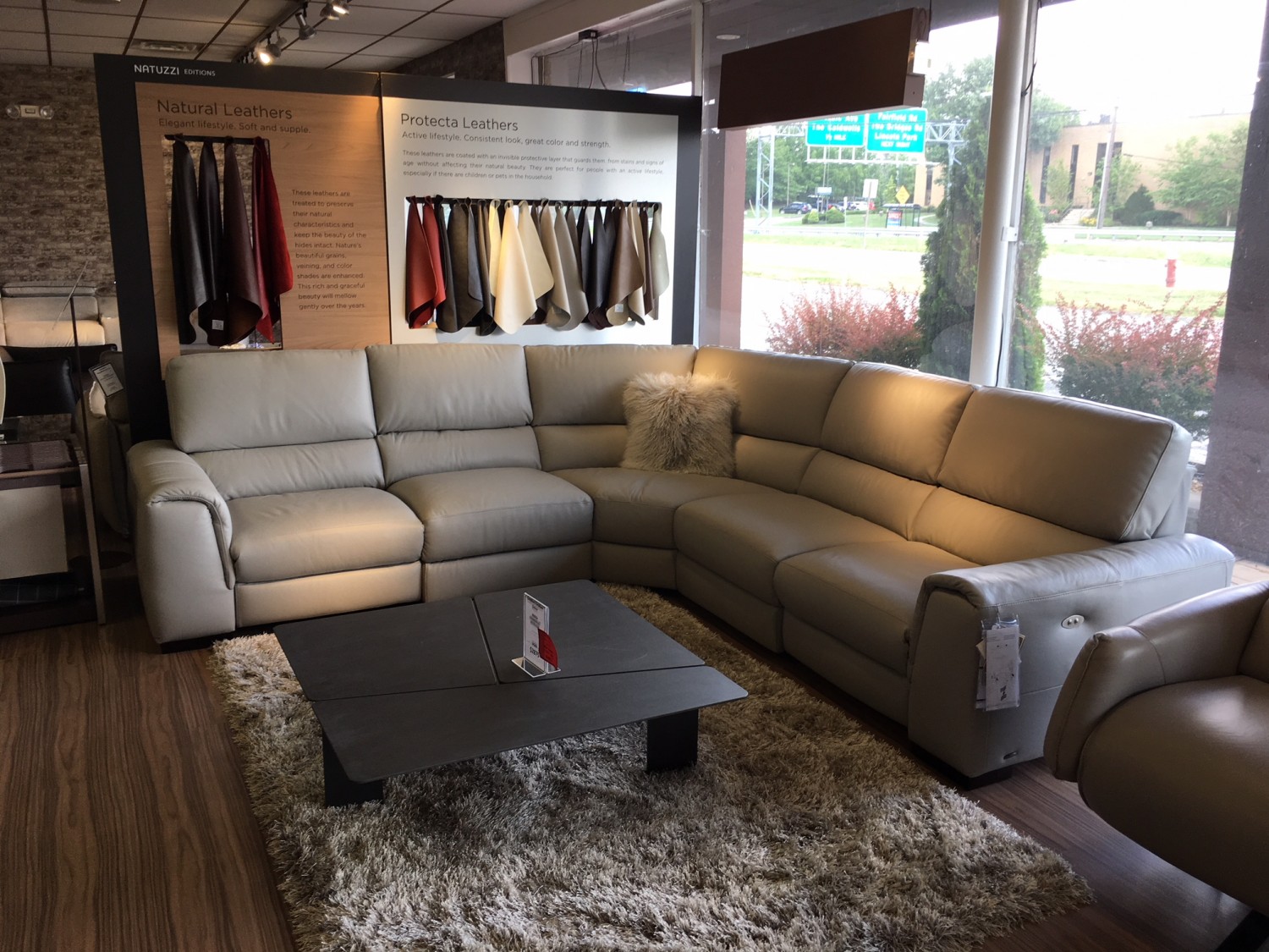 4 Types Of Leather Recliner Chair That Can Rock Your Living Room