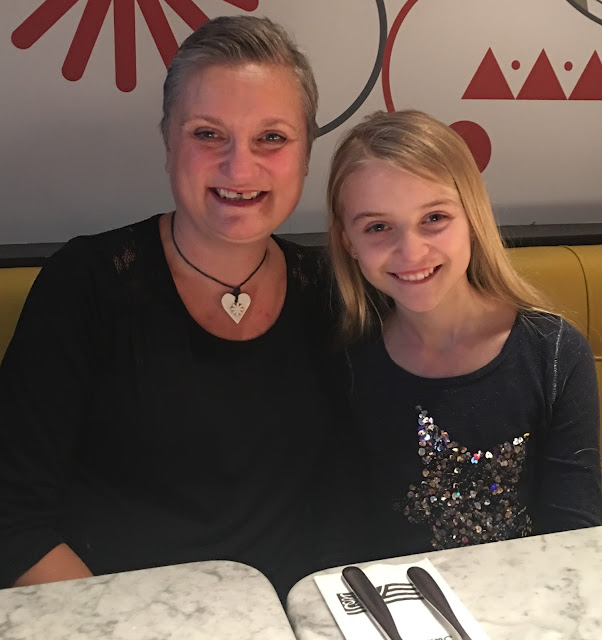 Madmumof7 and daughter at Pizza Express