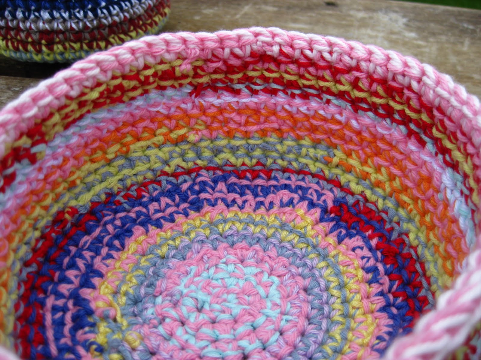 How to crochet a bowl shape 