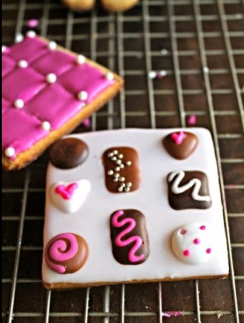 How to make a quilted effect on cookies-Chocolate box cookie, caja de chocolates, chocolate box,Valentines cookies,The cookie couture,Quilted cookies,efecto de acolchado con royal icing, royal icing quilted effect, decorated cookies, chocolate