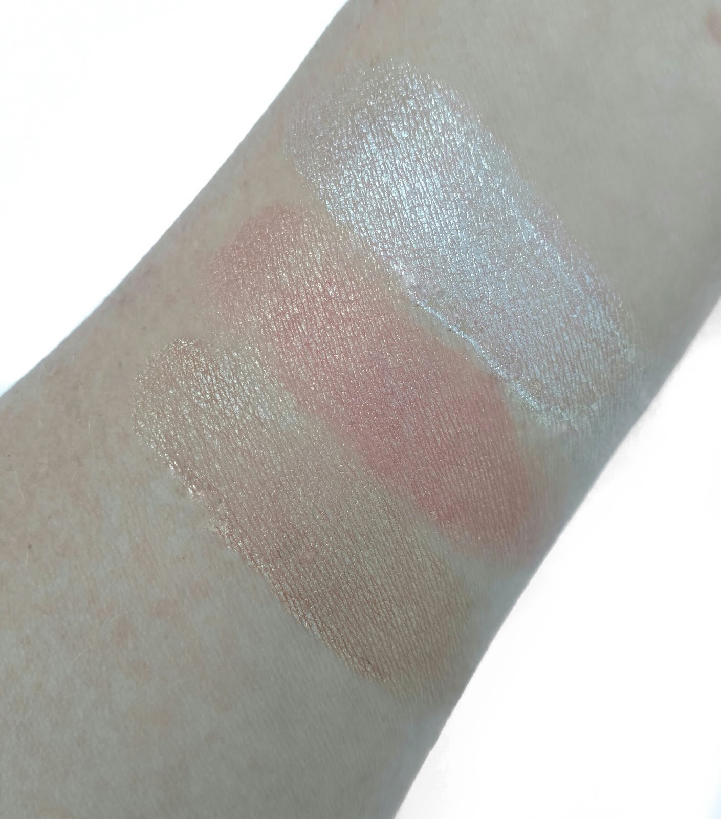 Rimmel To Glow rimmel to glow highlighter review swatches the Rimmel To Glow rimmel to glow highlighter review swatches the