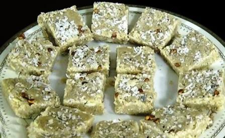 गोले की पंजीरी - Gole Ki Panjiri Recipe - नारियल की वर्फी गोले की पंजीरी - Gole Ki Panjiri Recipe - नारियल की वर्फी