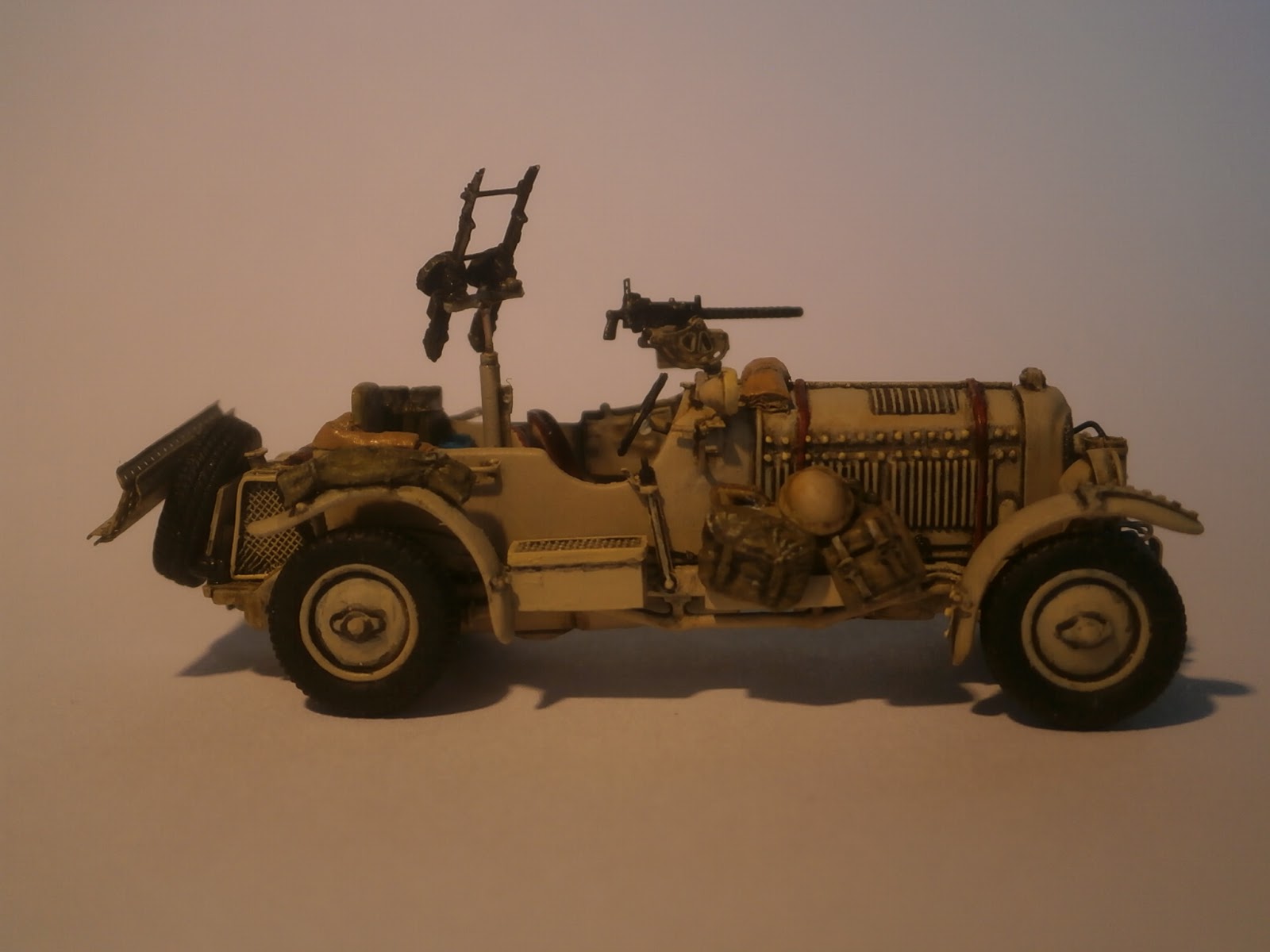 Blindés et vehicules au 1/72 et plus petit P8310791