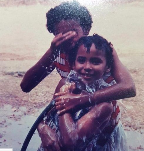 Wow!! This childhood photo of Tboss and her lil sis, Wendy is so Adorable