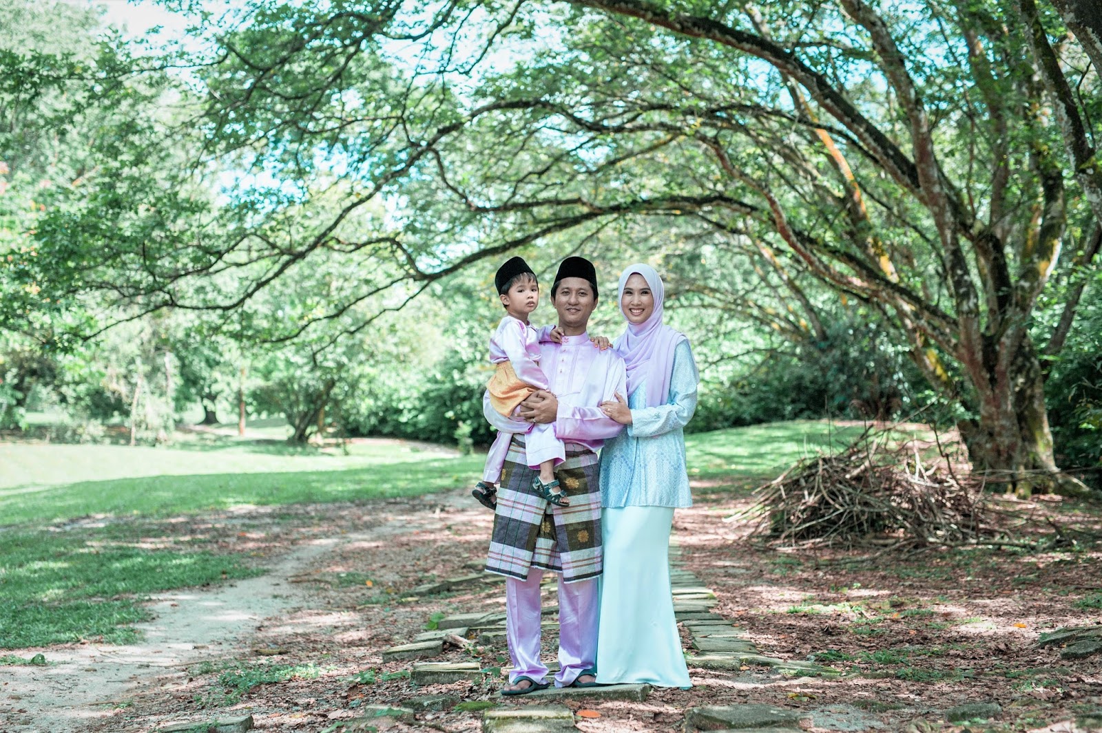 Raya Outdoor Photoshoot At Taiping Lake Garden Raya Outdoor Photoshoot At Taiping Lake Garden