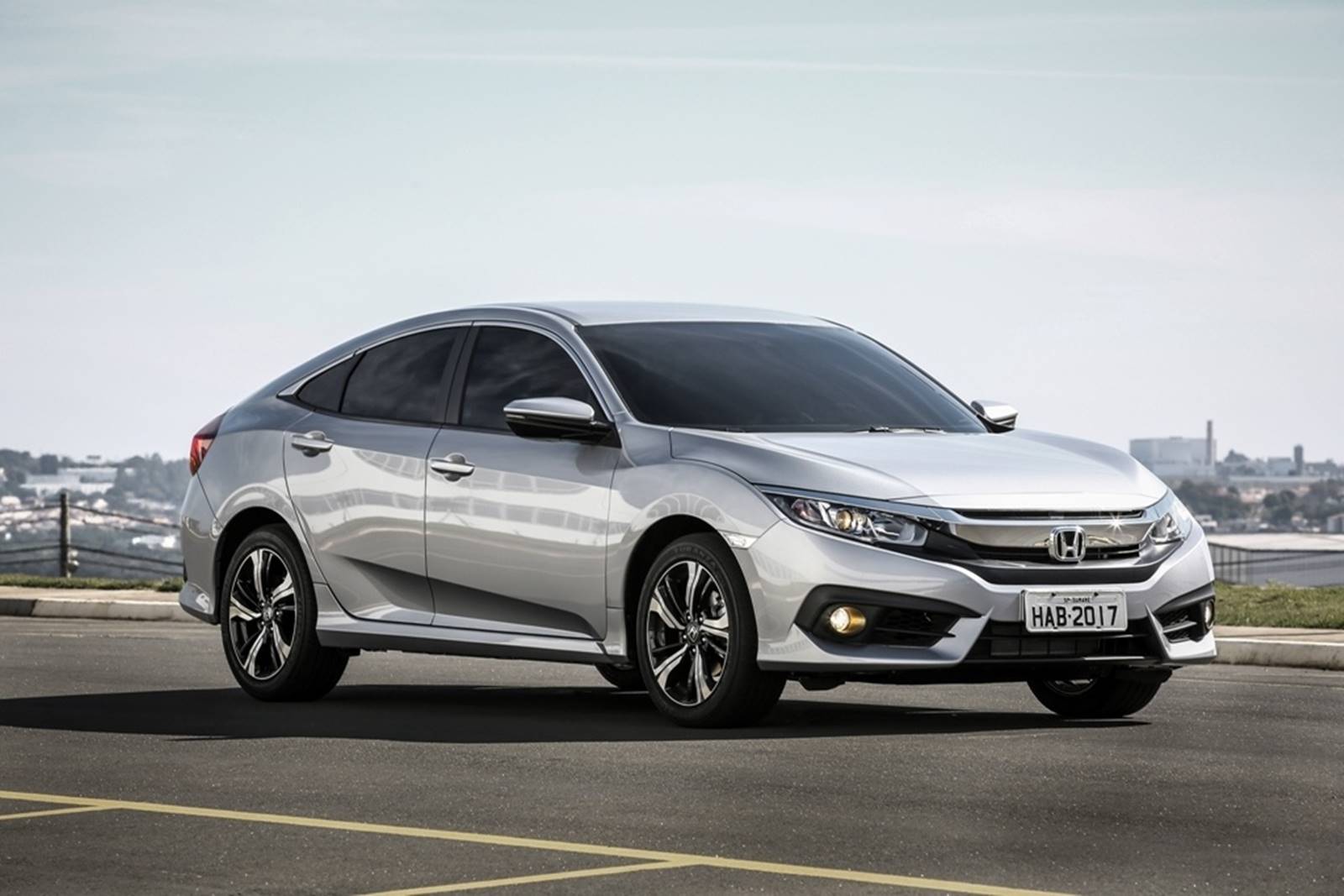 Novo Civic 2017: consumo das versões Turbo e 2.0 CVT