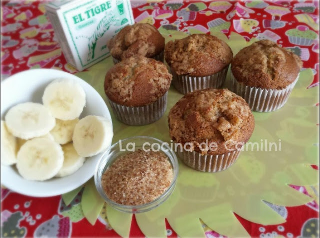 Muffins de plátano con costra de azúcar moreno (La cocina de Camilni) Muffins de plátano con costra de azúcar moreno (La cocina de Camilni)