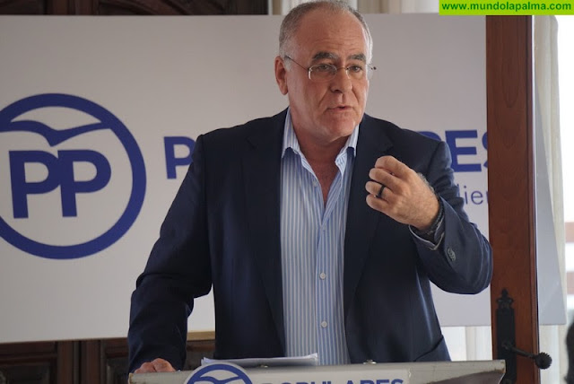 Cabrera plantea analizar alternativas para darle solución a los precios del carburante en La Palma y que repercutan en un abaratamiento para los palmeros