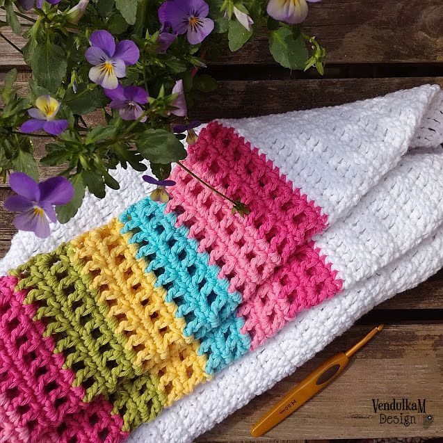 Crochet sweater pattern by Vendula Maderska