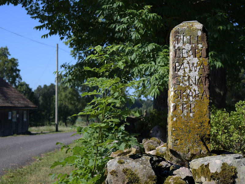 Vägstenar under decennier