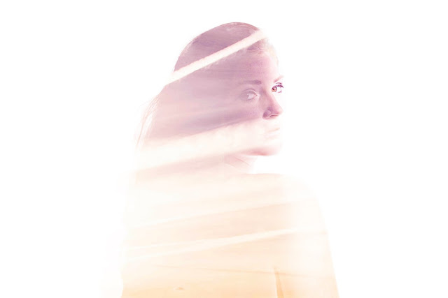 O meu "eu" na Internet é mais perfeito que o meu " eu" real? O meu "eu" na Internet é mais perfeito que o meu " eu" real?