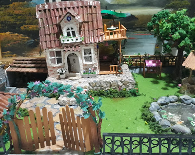 Minyatür Ev ve Bahçe