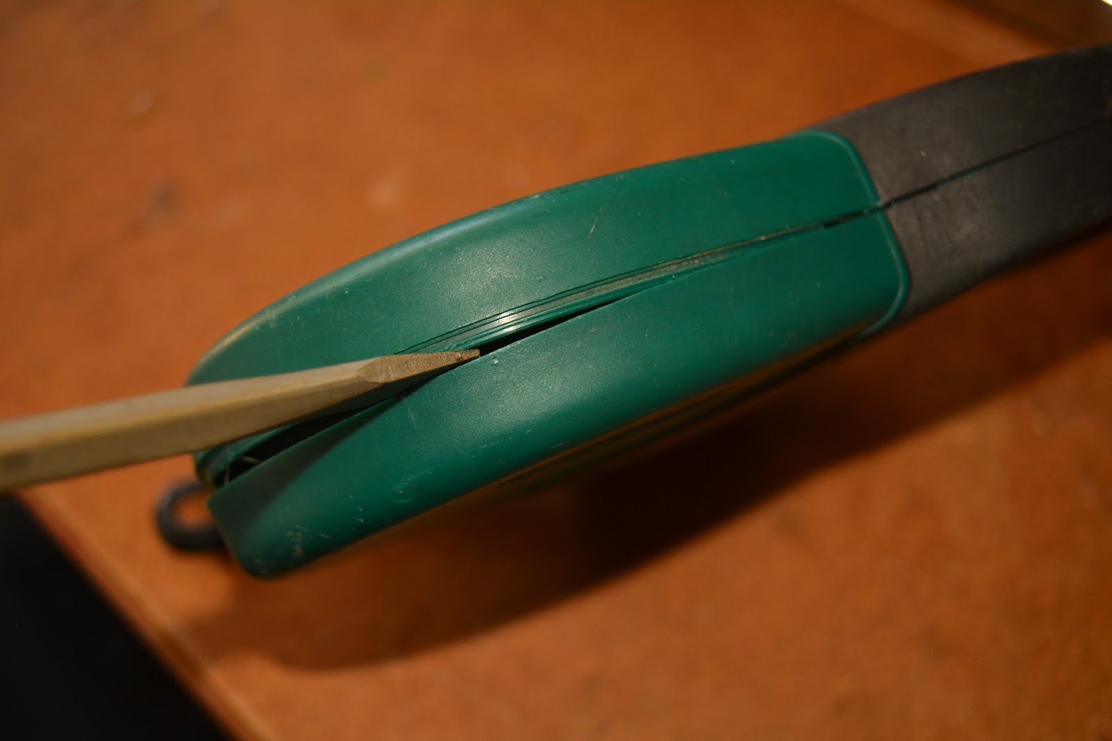 inside of a retractable dog leash