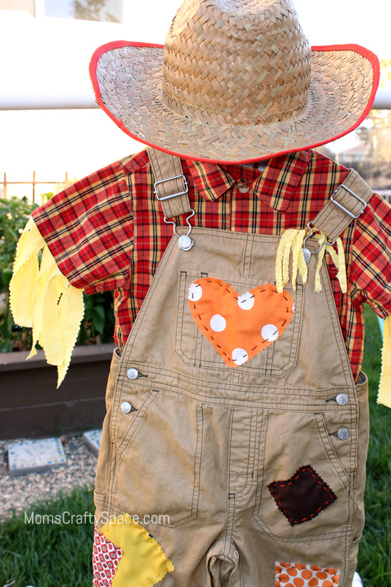 hat with scarecrow costume for children