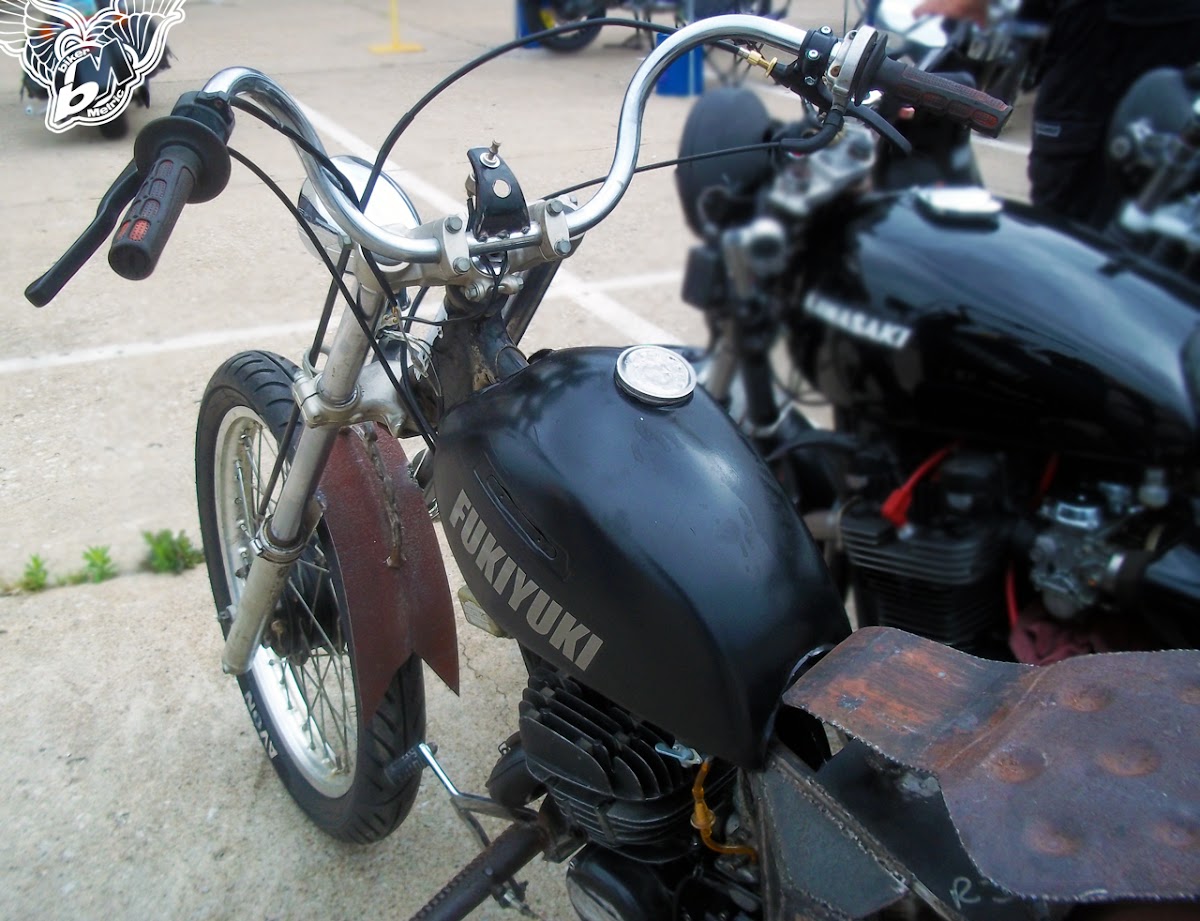 suzuki 125 enduro rat bike - handlebars and tank | blue star motorcycles