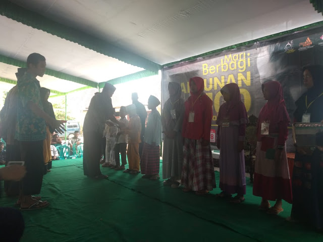 Pemberian Santunan Kepada 130 Anak Yatim