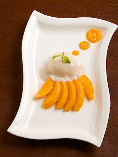 mango with sticky rice mango with sticky rice