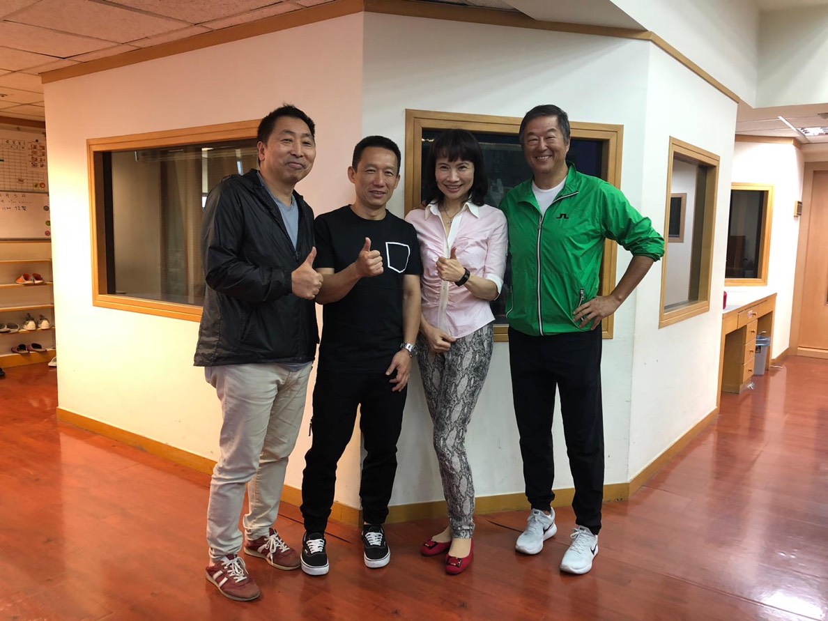 郭子乾 王偉忠雙笑聯手模仿唐湘龍讓陳鳳馨與觀眾笑到母湯 財經起床號 週一超歡樂 星光娛樂流行網