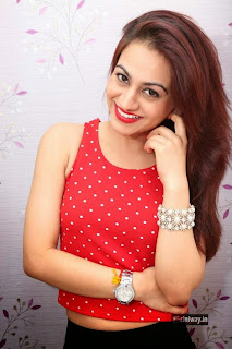 Aksha-Stills-At-First-Naturals-W-Salon-Launch